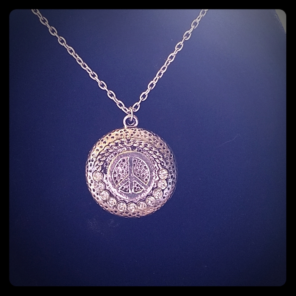 Peace sign bling fashion necklace